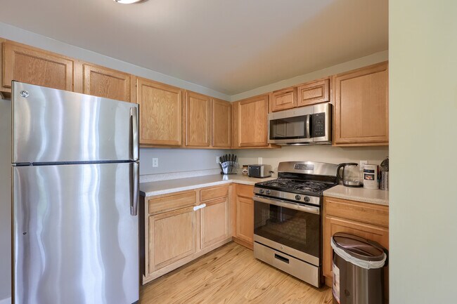 Foto del edificio - 643 Fairview Ave