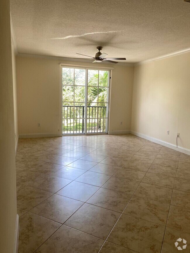 Building Photo - 580 S Sapodilla Ave