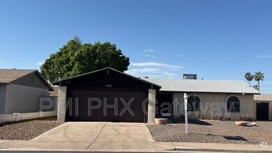 Building Photo - 1623 W Pampa Ave