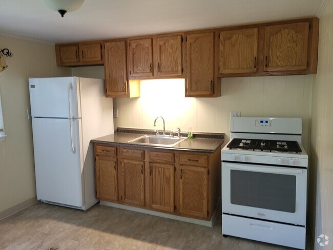 Building Photo - 138 Knollwood Dr