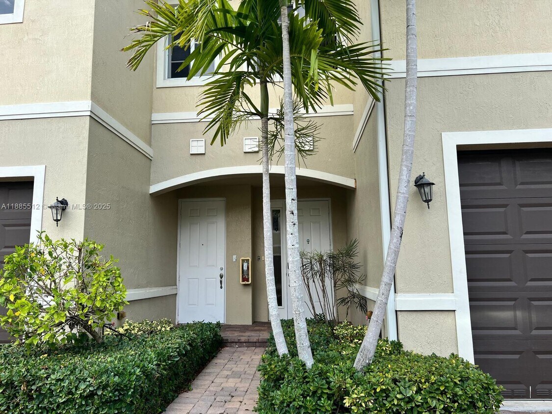 Foto principal - 2764 SW 81st Terrace