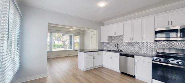 Foto del edificio - 1048 E 5th St