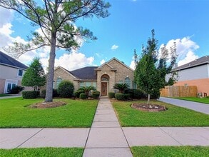 Building Photo - 1512 Pine Ridge Ln