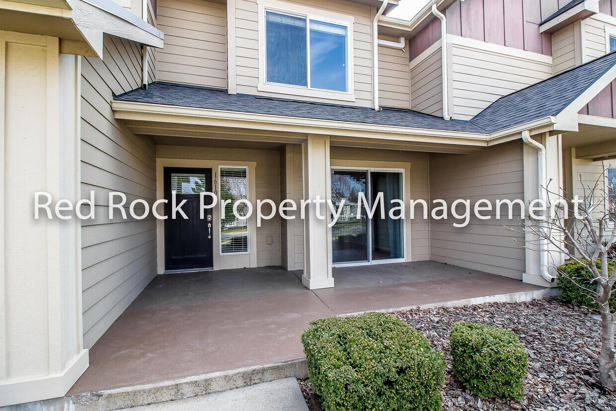 Foto principal - 1610 N Holl Blvd