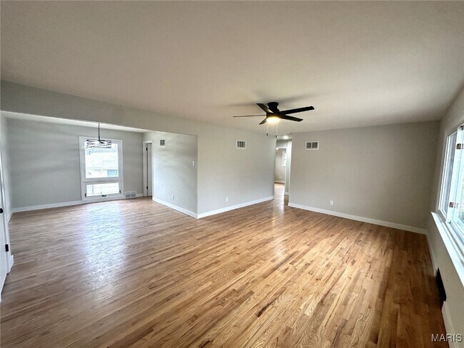 Foto del edificio - 67 Strecker Rd