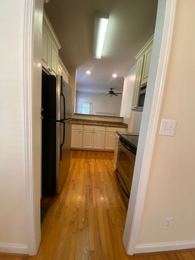 Building Photo - 399 Wormwood Ln