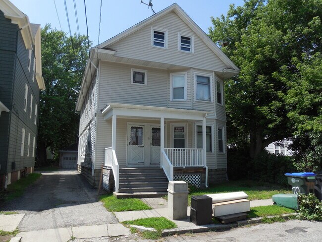 Building Photo - 68 Radcliffe Ave