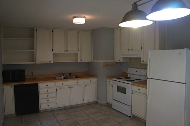 Foto del edificio - 215 Rumson Rd