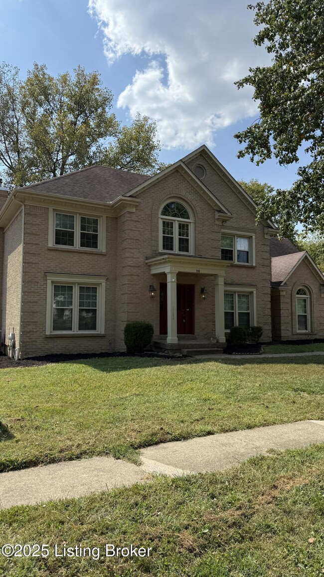 Building Photo - 1102 Blackthorn Rd