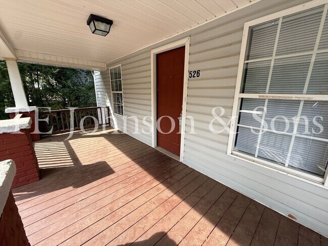 Foto del edificio - Charming 2 Bedroom Home with Rocking Chair Front Porch Near Downtown Winston-Salem