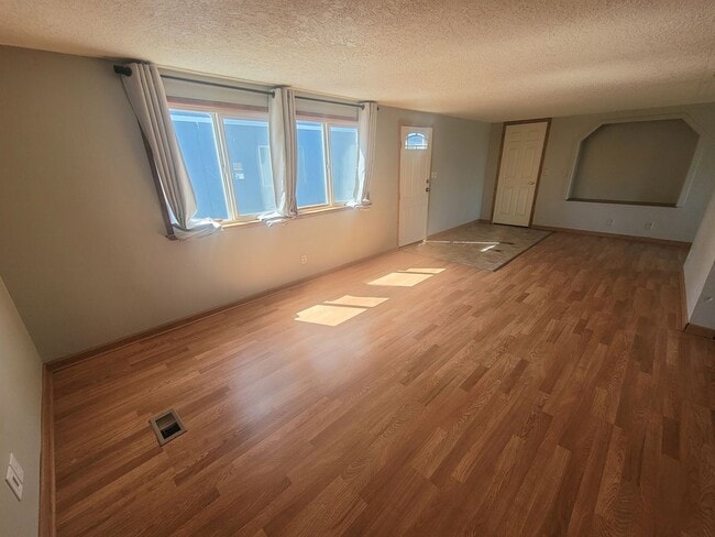 Foto del edificio - Horse Property with land in Finley/Kennewick