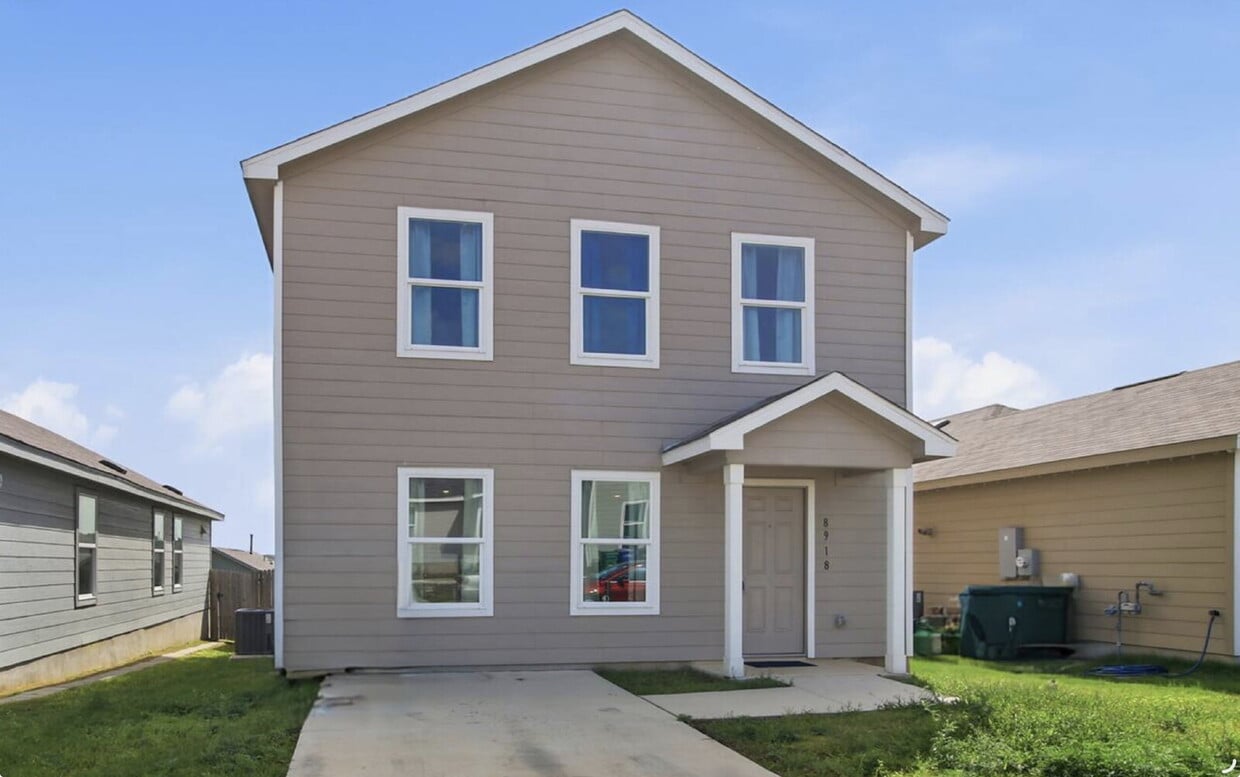 Photo - "Spacious 4-Bedroom Retreat with Elegant Granite Touches at 8918 Solar Cove, San Antonio!"