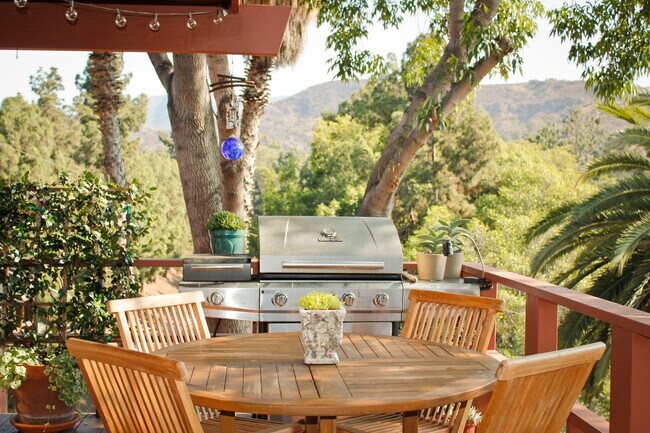 Building Photo - 6849 Alta Loma Terrace