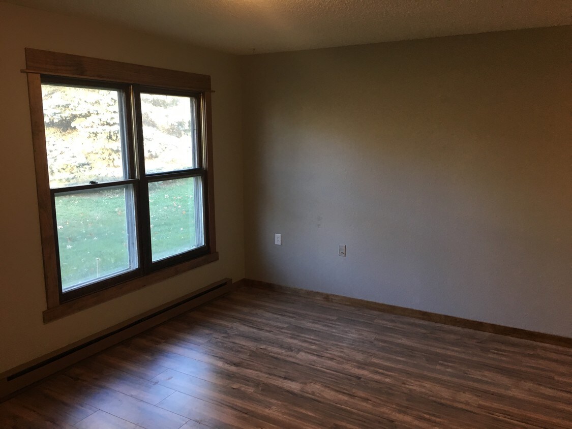 918 Smith St Unit 3, Woodburn, IA 50275 918 Smith St Woodburn, IA