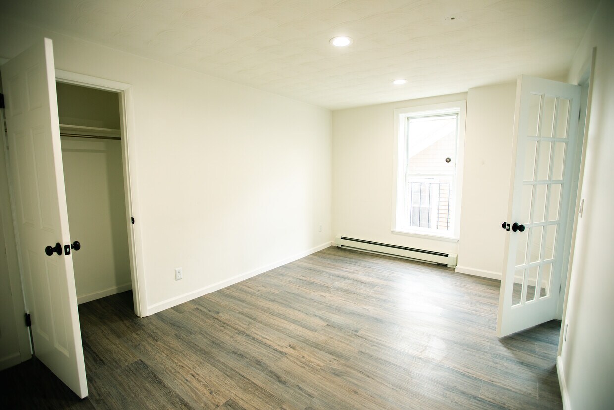 Primary Photo - 4359 Lake Ave