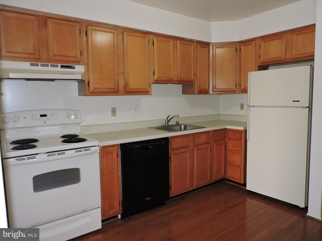 1102 Lisadale Cir Unit 2D, Catonsville, MD 21228 Condo for Rent in