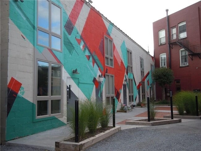 Building Photo - 700 South Ave