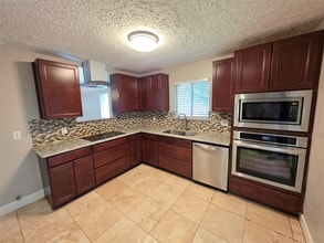Building Photo - 22543 Market Square Ln