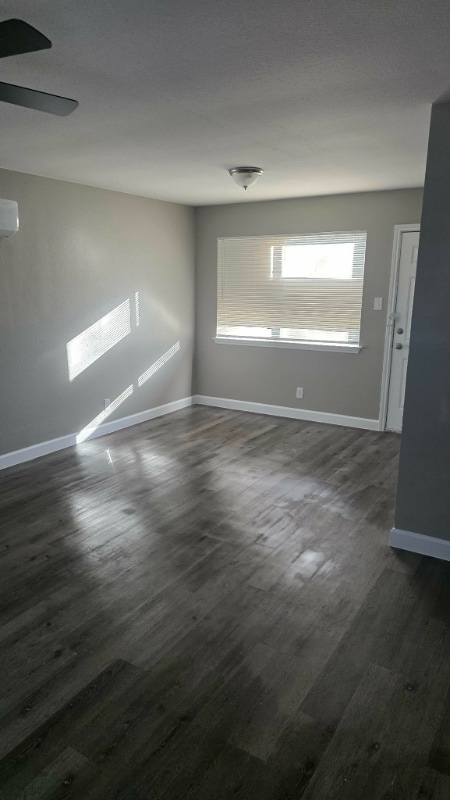 Building Photo - 1418 Colima St