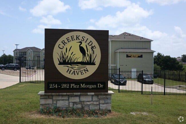 Building Photo - Creekside Haven