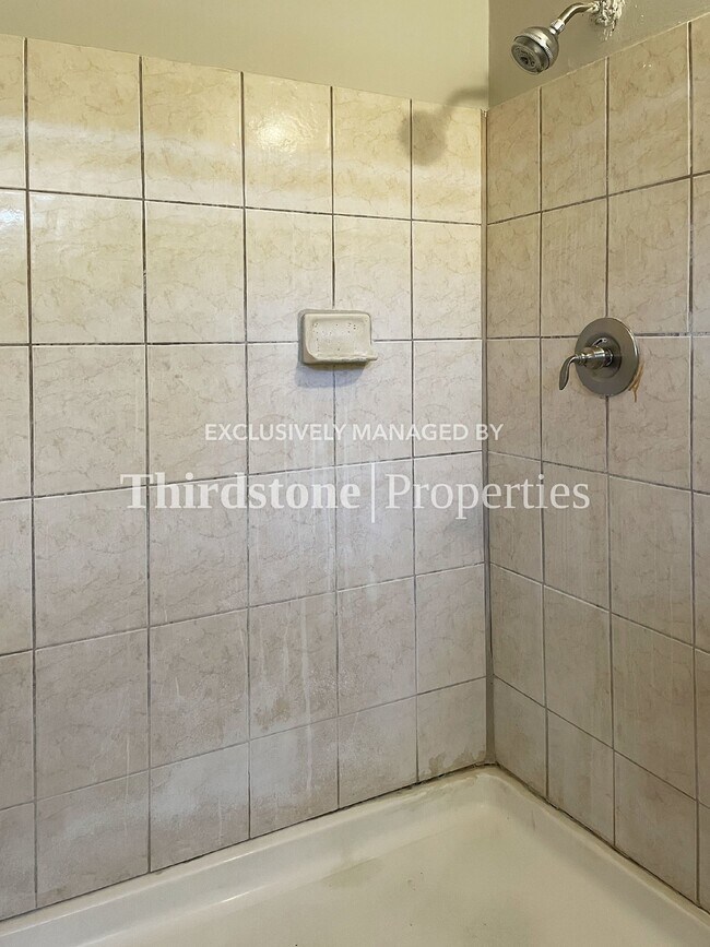 Building Photo - 7338 Linda Dr, Jacksonville, FL 32208