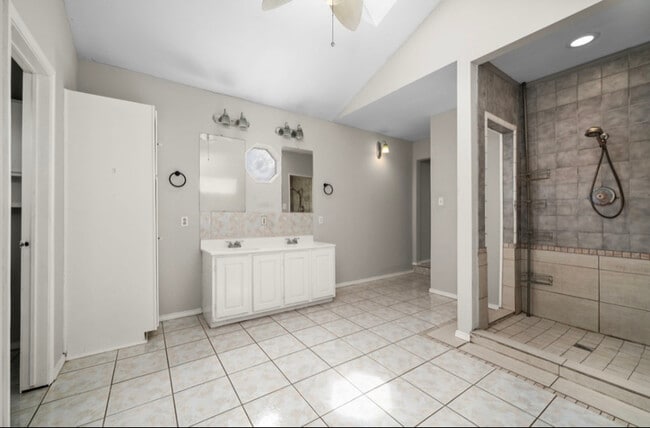 Building Photo - 7418 Oscar Dr