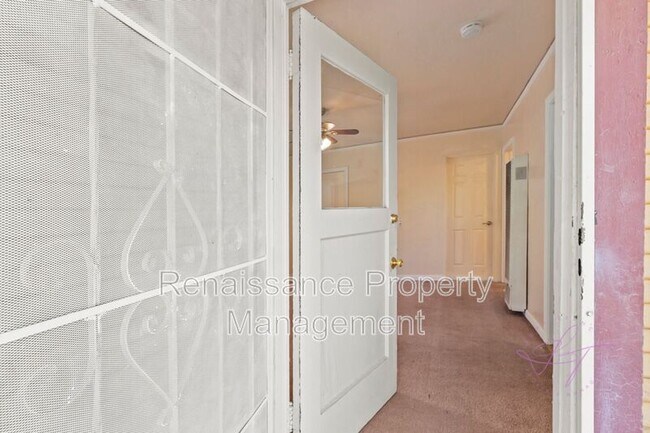 Foto del edificio - 1026 Windeler Ave
