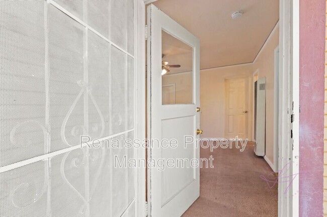 Building Photo - 1026 Windeler Ave