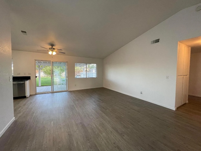 Foto del edificio - 36516 Copper Ln