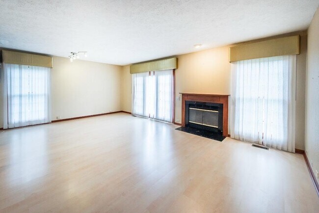 Foto del edificio - 3368 Breckland Ct
