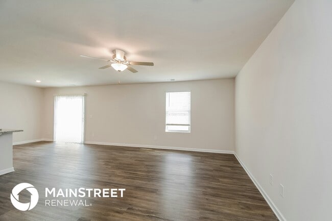 Building Photo - 348 Gourd St
