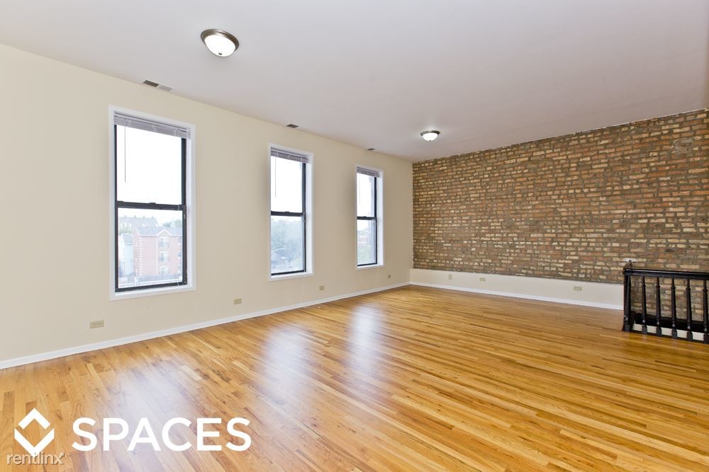 Foto principal - 1509 W Fullerton Ave