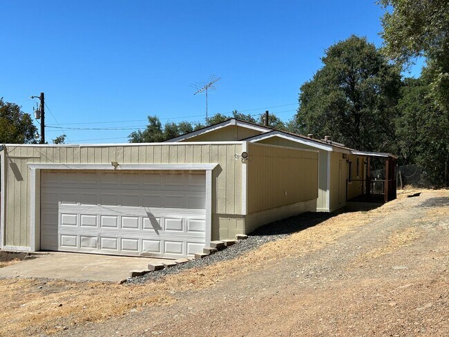 Foto del edificio - 5880 Miners Ranch Rd