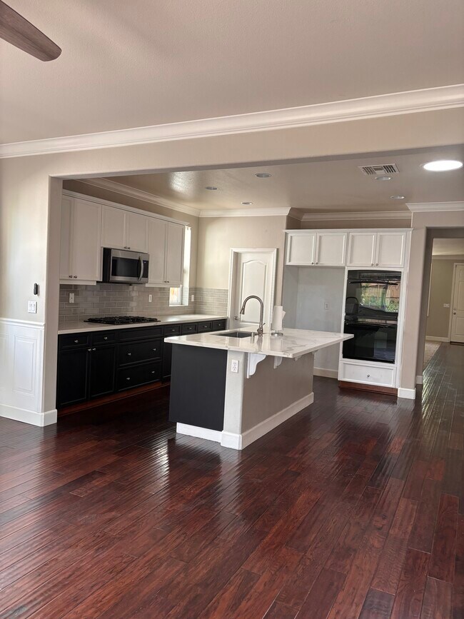 Building Photo - 1734 Sorenson Dr