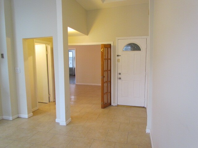Foto principal - 53 Wales Ave