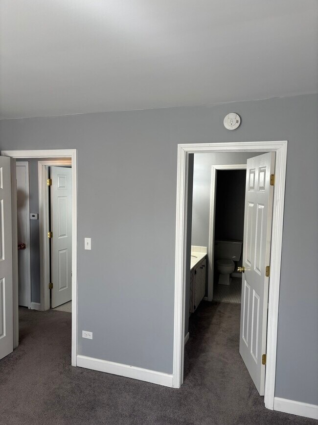 Foto del edificio - 787 Wilson Ave