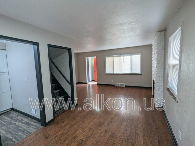 Foto del edificio - 4205 Coleridge St