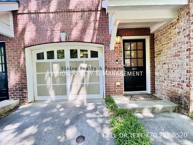 Building Photo - Stunning Sandy Springs Townhome!