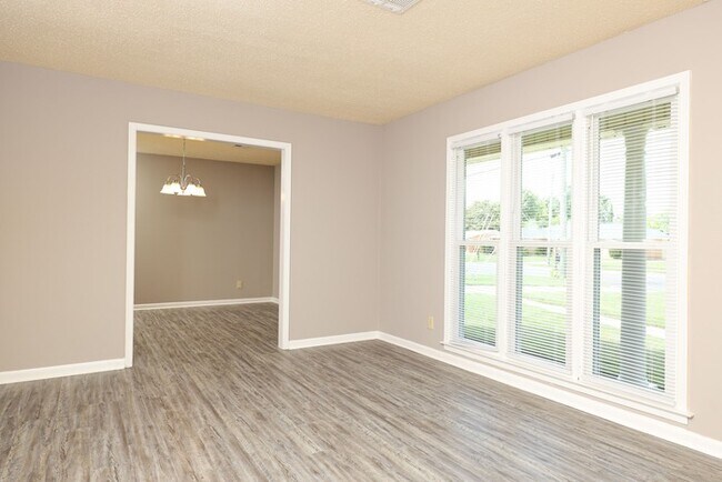Foto del edificio - Charming Montgomery Home with 4 Bedrooms
