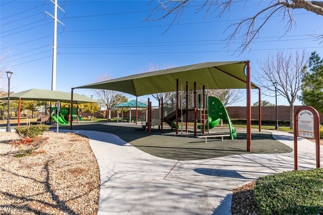 Foto del edificio - 5410 Coral Ribbon Ave