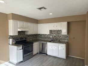 Building Photo - 12831 High Star Dr