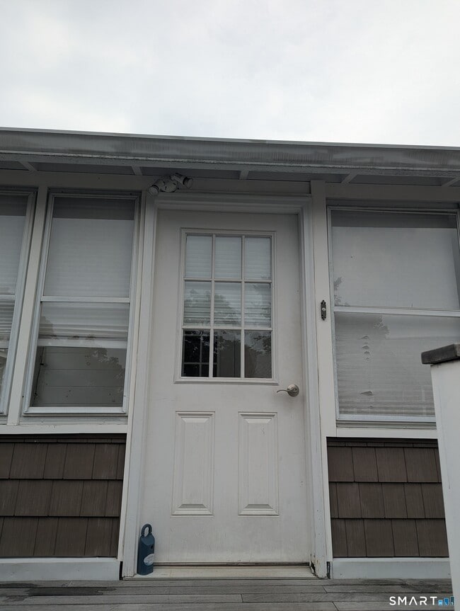 Building Photo - 19 1st St