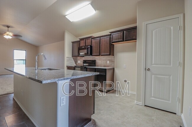 Foto del edificio - 7418 104th St