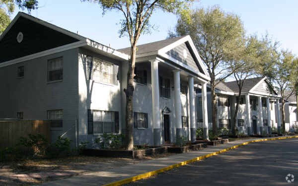 Building Photo - White House Apartment