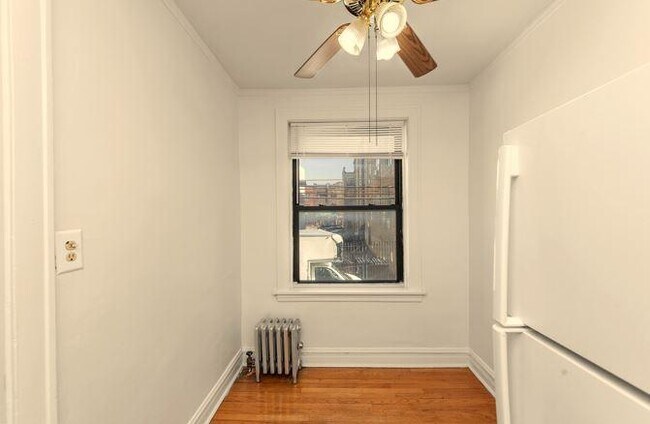 Building Photo - 0 bedroom in Chicago IL 60626