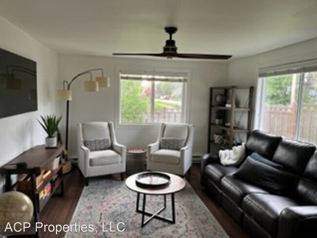 Building Photo - 3 br, 1.5 bath House - 2640 James St