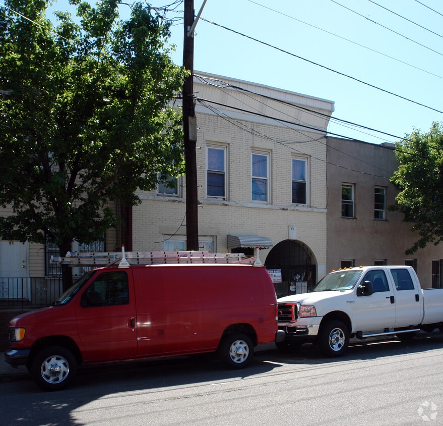 Building Photo - 89 Delancy St