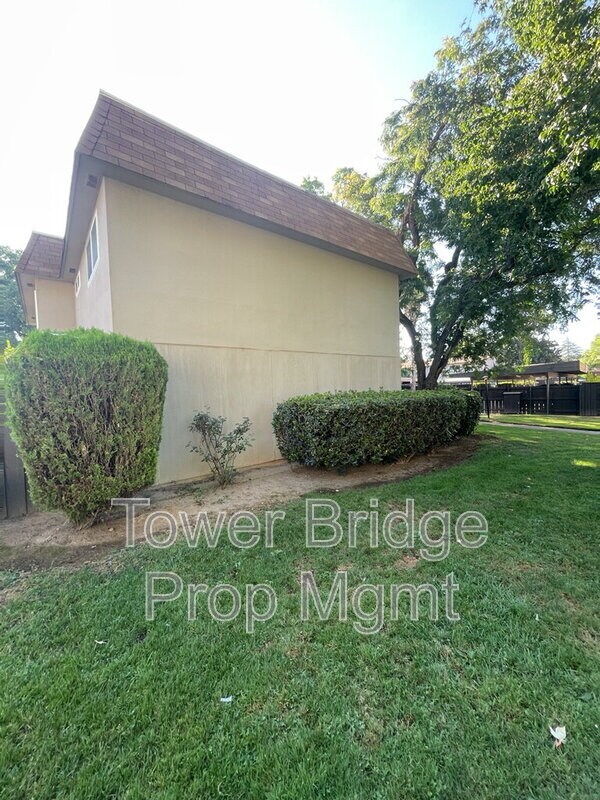 Foto del edificio - 8812 Sawtelle Way