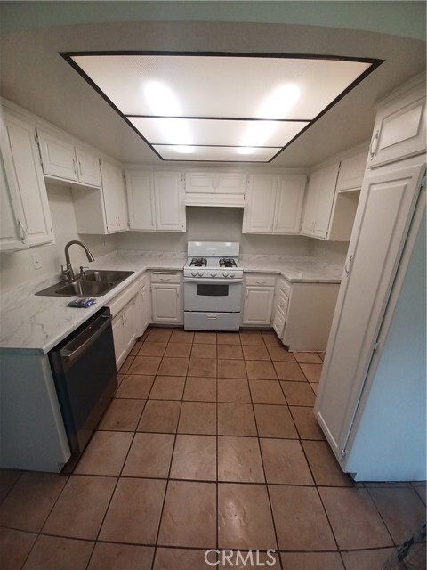 Building Photo - 24322 El Pilar