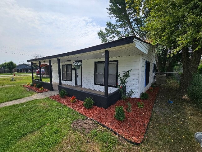 Building Photo - 518 E Jefferson Ave